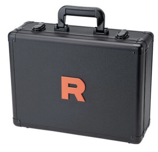 Valigetta Team Rocket 2025 (Preordine)